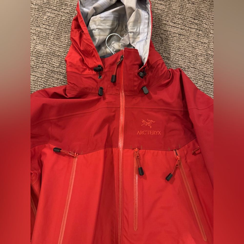 Arc'teryx Versatile Black Alpha Jacket - image 2